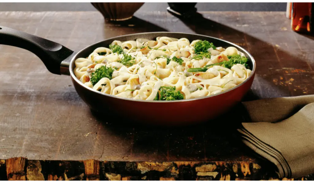 Chicken and Broccoli Fettuccine Alfredo