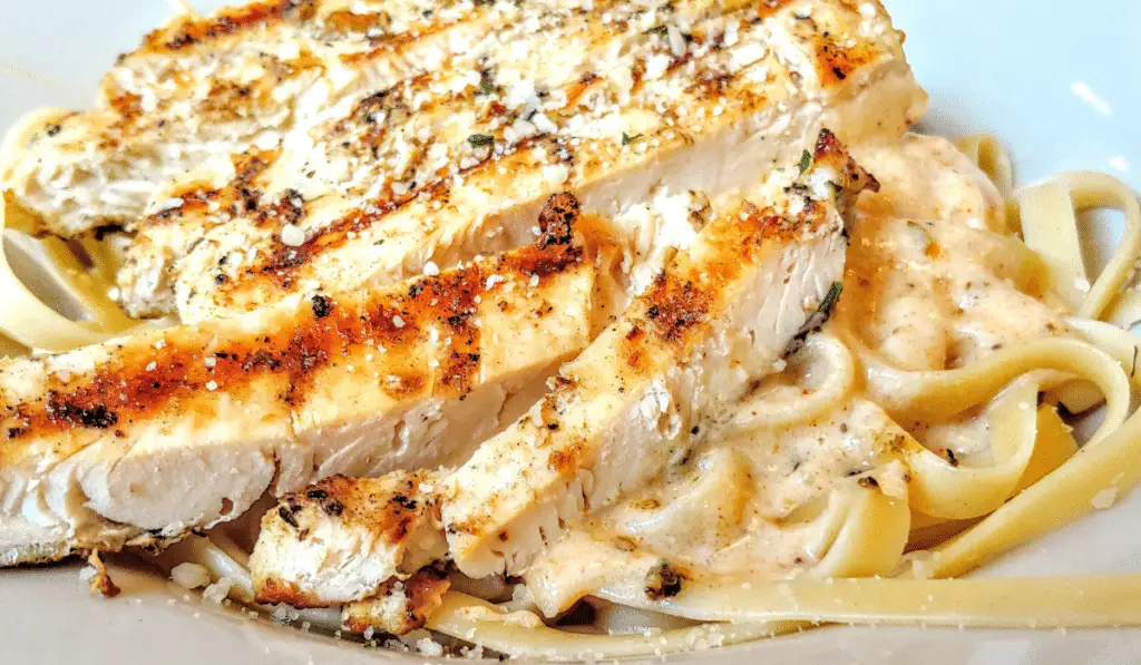 What to eat with chicken Alfredo