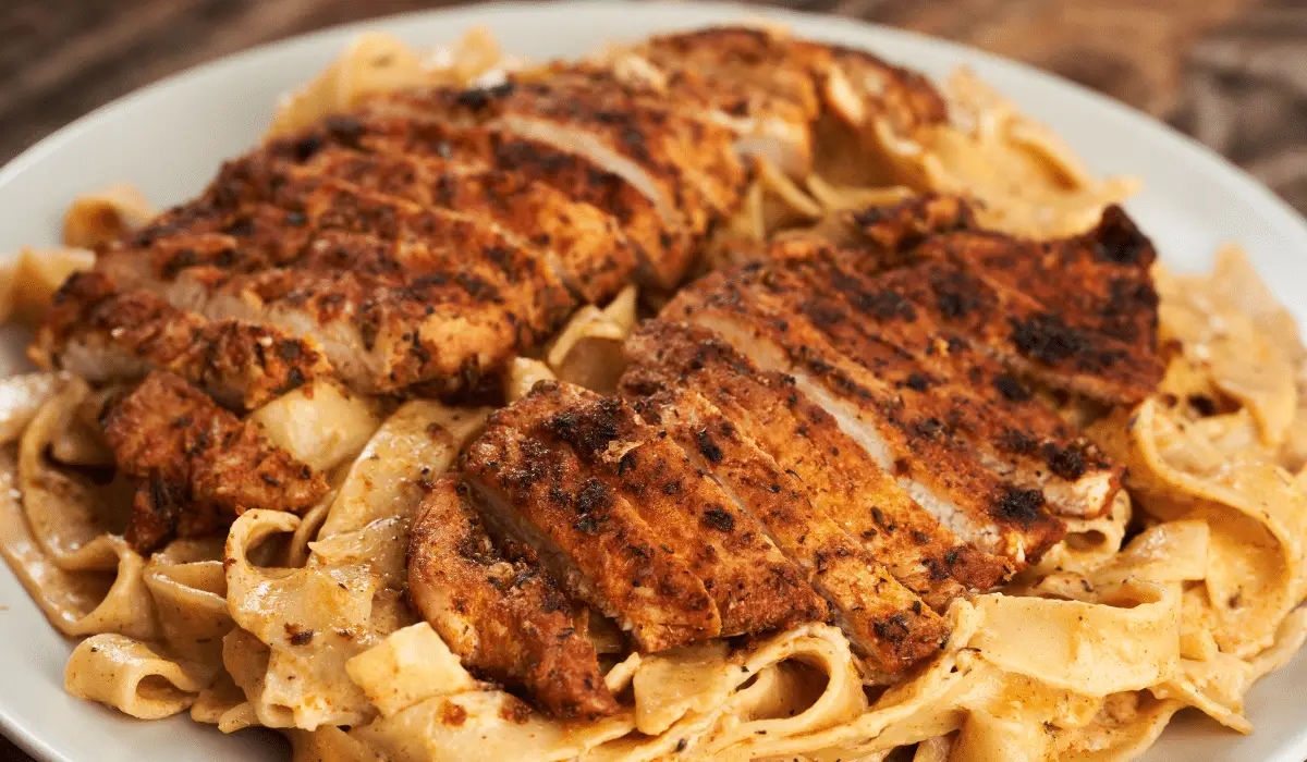 What to eat with chicken Alfredo